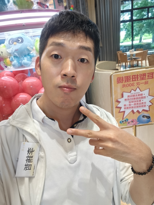 銪哲的第一张照片--桃园基督教相亲网